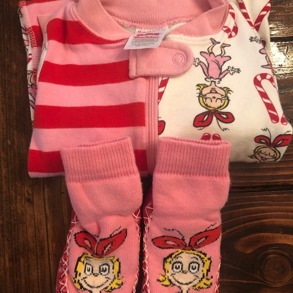 Hanna Anderson 12-18 min the grinch pjs/slippers